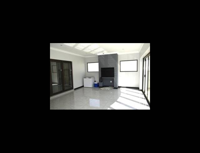 5 BEDROOM FREEHOLD FOR SALE IN HELDERWYK